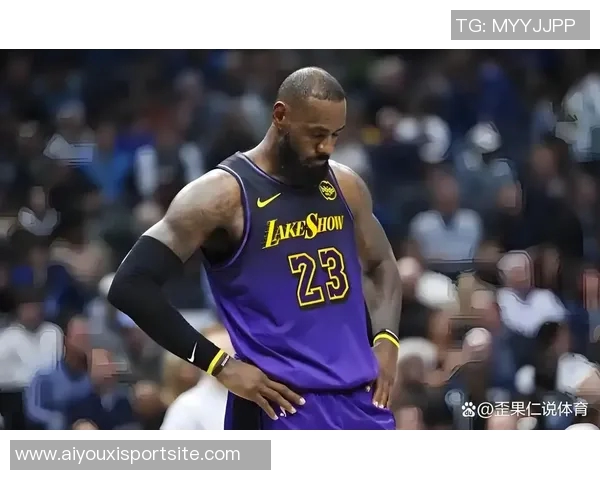 老詹缺席训练卢卡强调场下默契的重要性与细节讨论