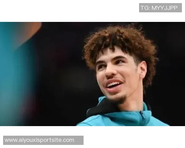 拉梅洛鲍尔表现出色13投8中三分4中8砍下20分助攻6次正负值高达27